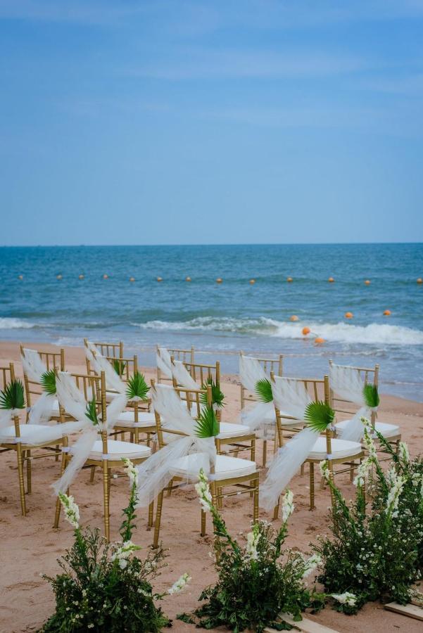 Oceanami Villa Resort: Beachfront Villas with Pool and BBQ in Long Hai Exterior photo