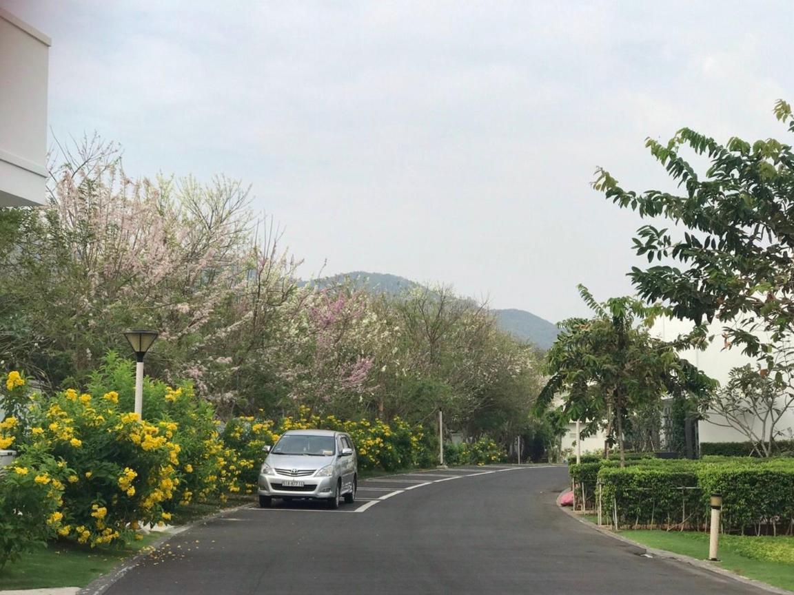 Oceanami Villa Resort: Beachfront Villas with Pool and BBQ in Long Hai Exterior photo